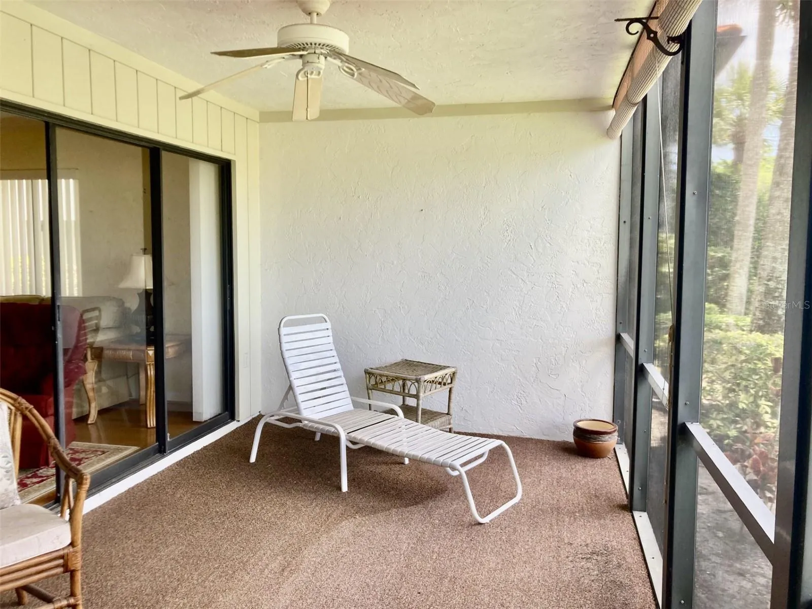 Rear screened porch.