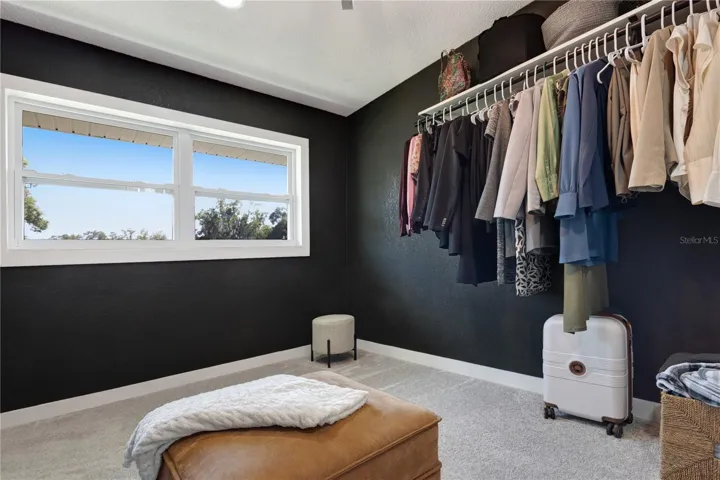 Primary closet/Room