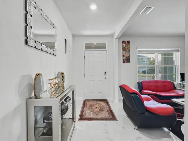 Foyer / Entrance