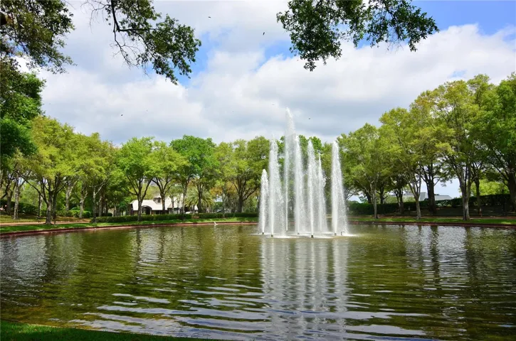 Fountains at Main Gate