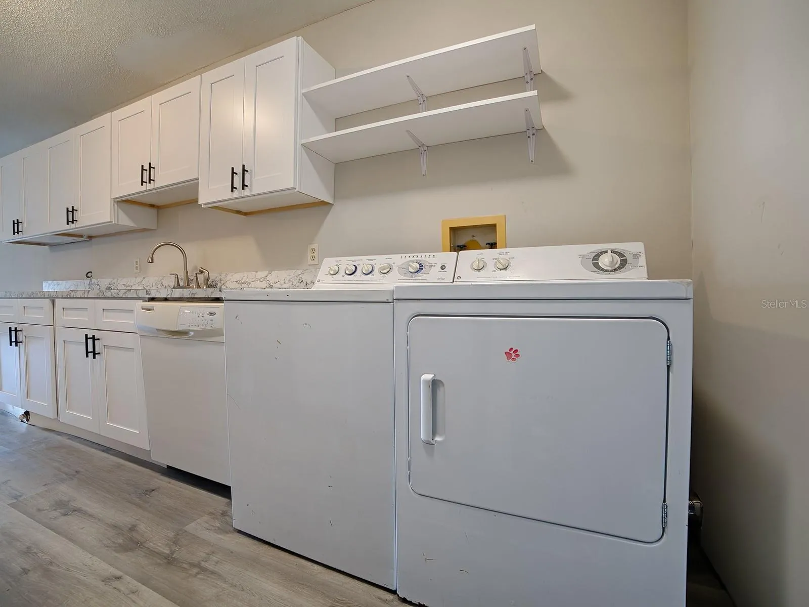 Washer/dryer location in kitchen corner