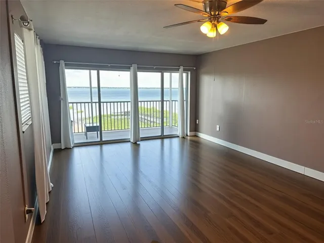 Living Rm