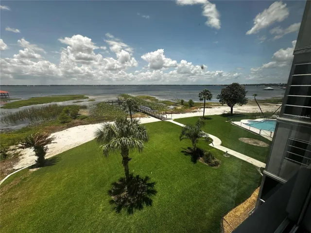 LakeFront Yard Beach