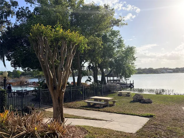 Lake Pineloch