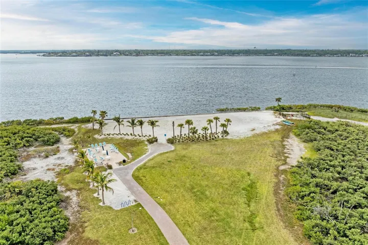 Sanctuary Cove Private Beach / Manatee River.