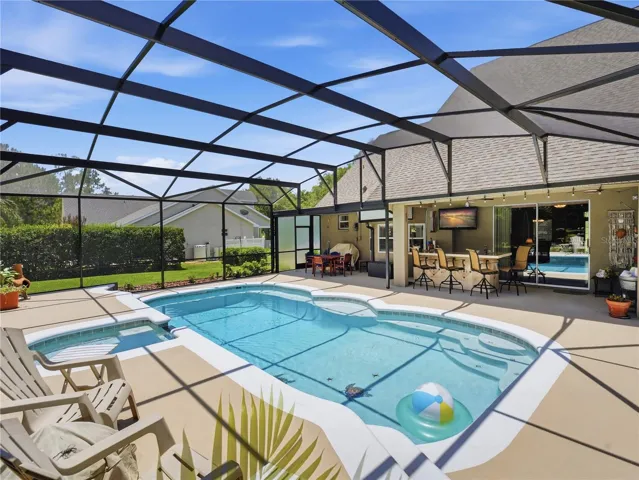 Pool & Lanai View