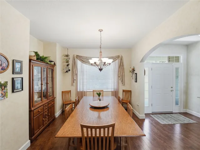 Dining/Foyer View