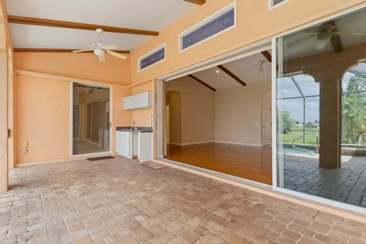 Brick paved lanai