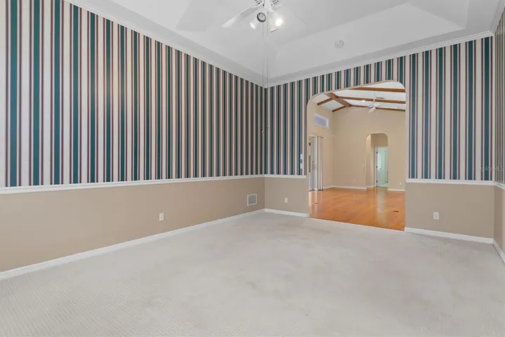 Spacious flex room