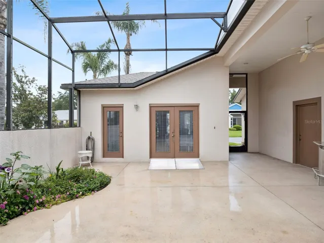 Screen Courtyard