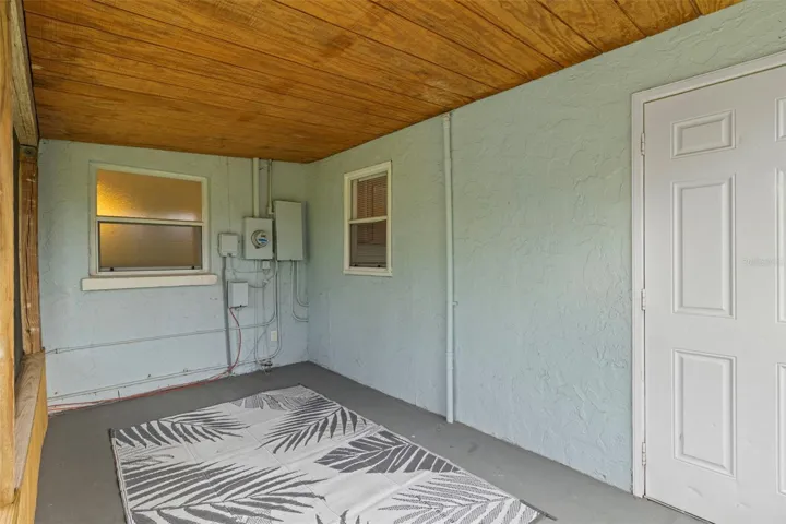 Screened in porch