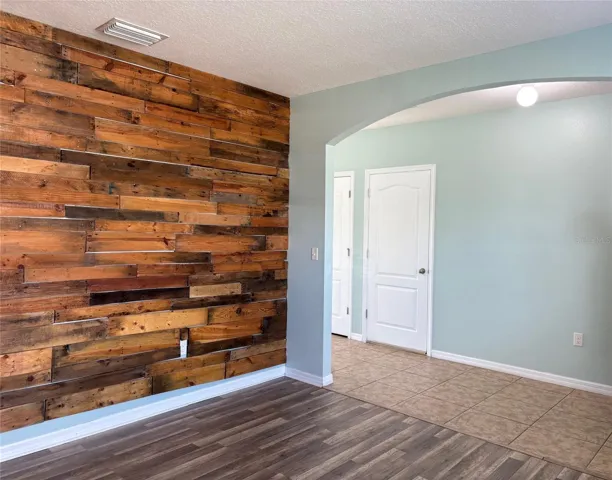 Bonus room with feature wall