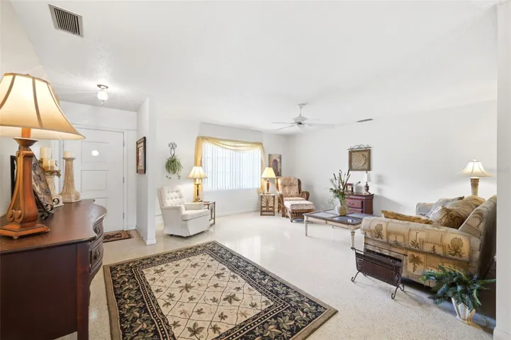 Foyer/Living