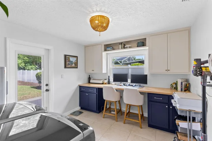 Laundry / Office
