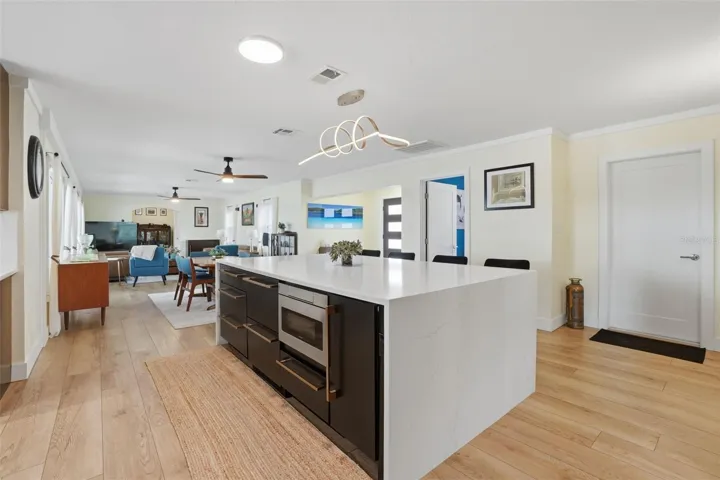 Spacious kitchen island