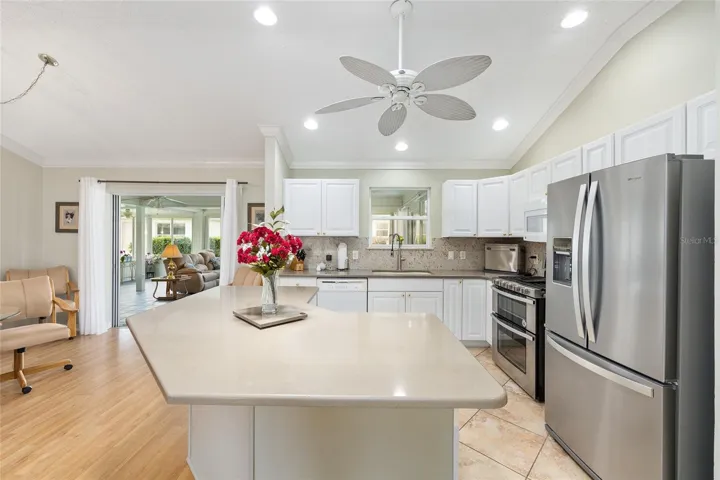 Double Oven in Kitchen