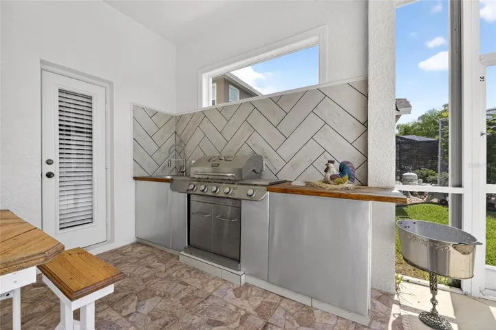 Outdoor Kitchen
