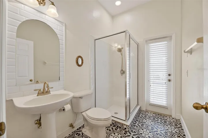 Bathroom #4 - 1st Floor