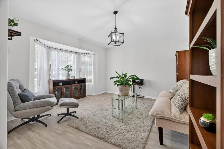Flex Room/Formal Living Area