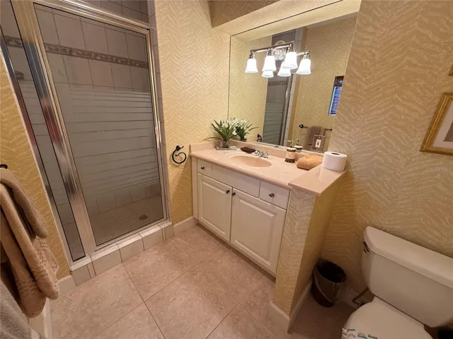 Guest Bathroom on suite with Guest Bedroom #1