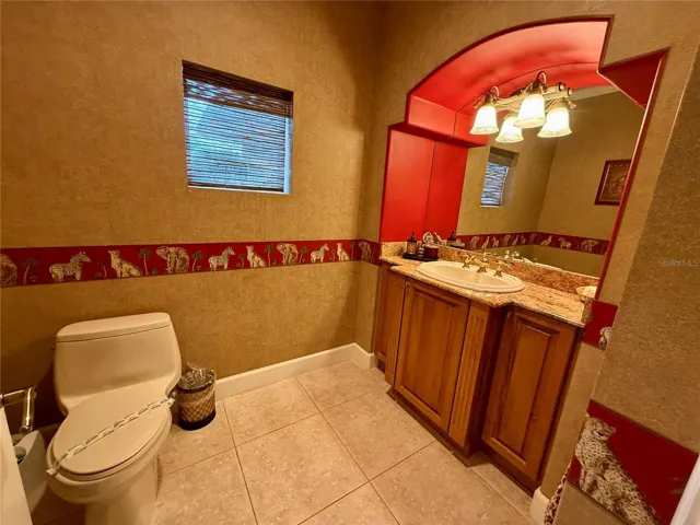 1/2 Bathroom