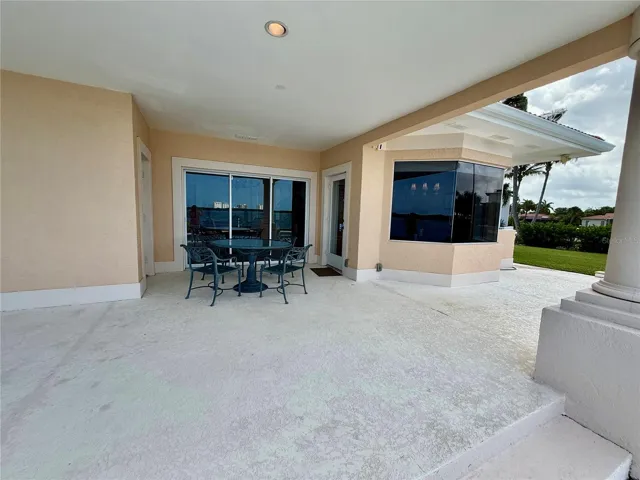 Lanai sitting area