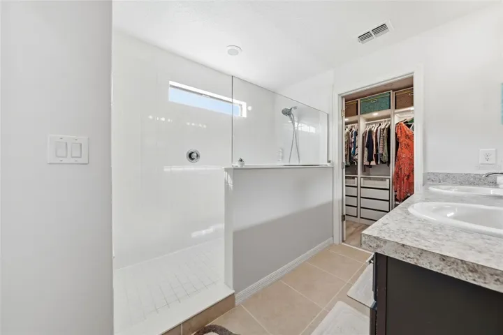 Primary Bathroom Shower - Walkin Closet
