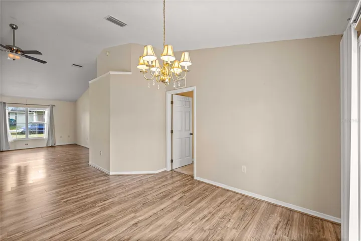 Open concept dining to livingroom