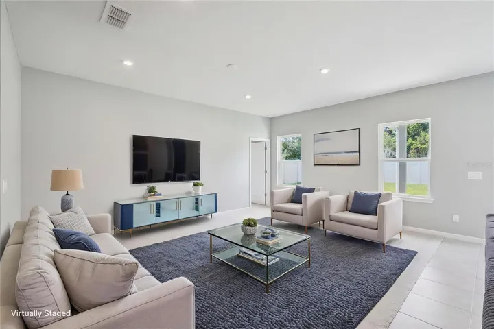 Spacious living room