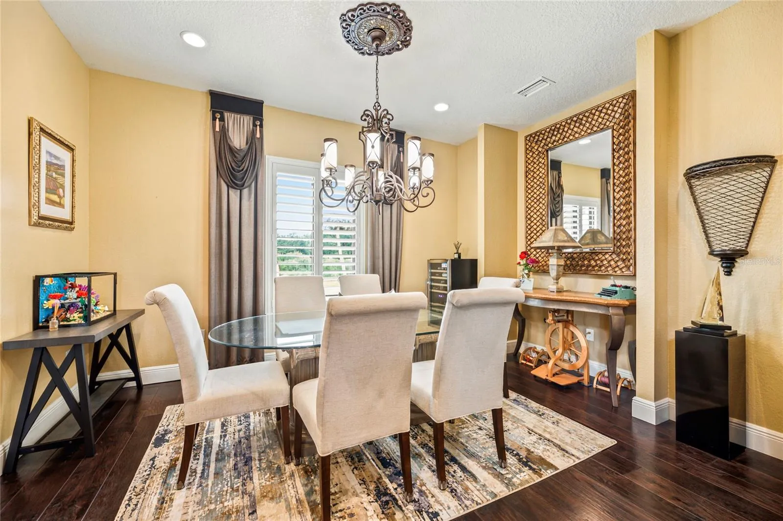 Formal dining room