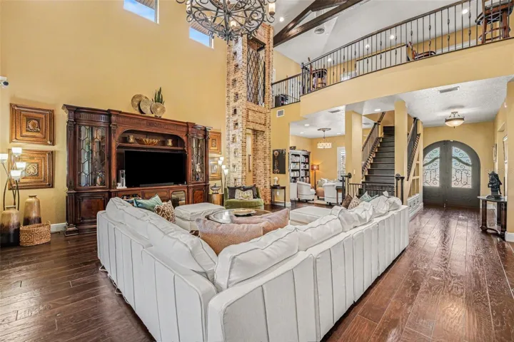 Great room - plenty of room