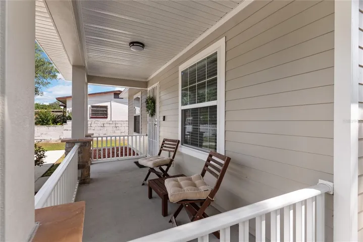 Side angle of Front Porch