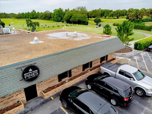 Walking distance to Winter Park Pines Golf Club.