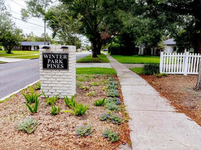 Welcome to beautiful Winter Park Pines.