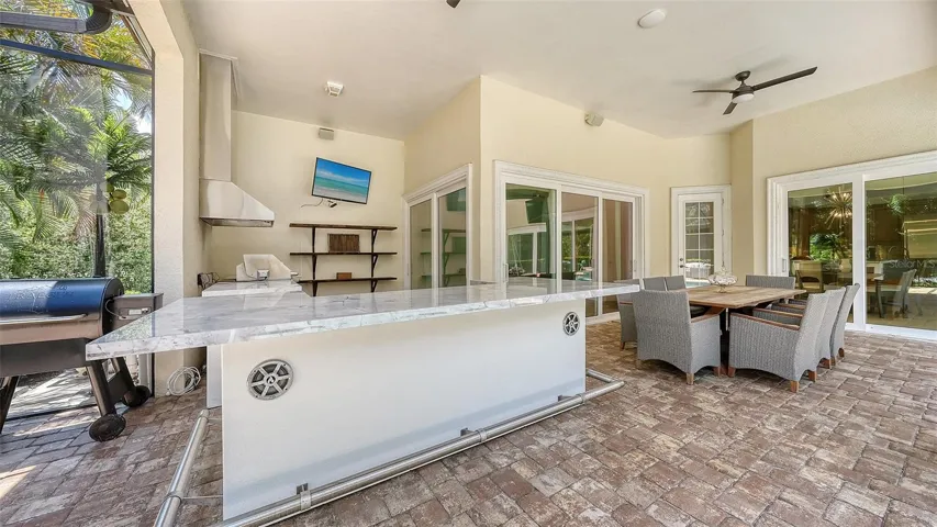 Outdoor Kitchen and Dining