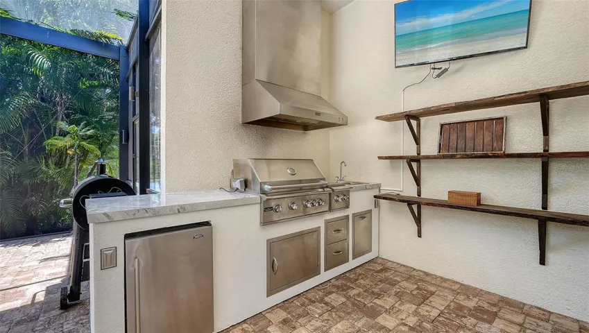 Outdoor Kitchen