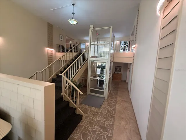 Stairway or elevator options