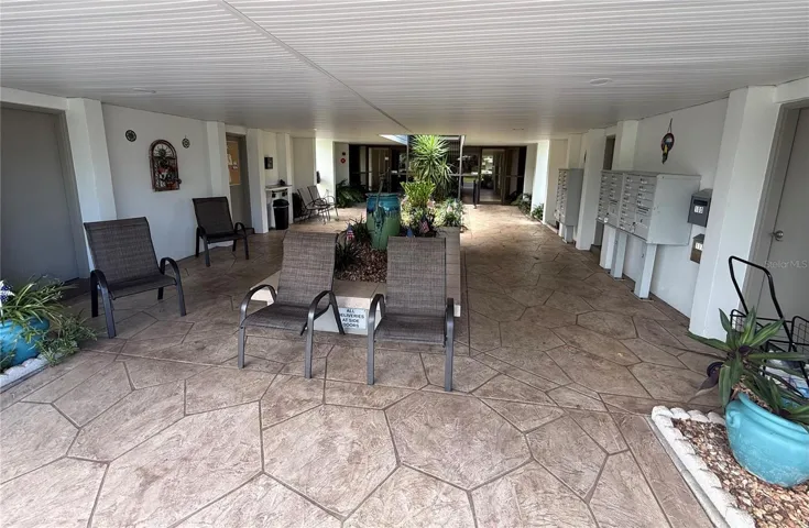 Enjoy the entry outside lobby.