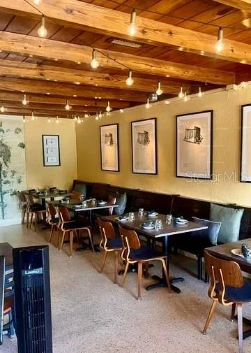INTERIOR DINING SPACE