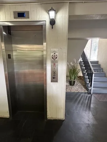 Lobby elevator
