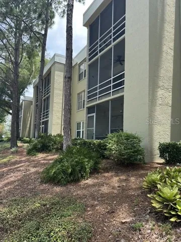 Lovely Sunset Park Condominiums!