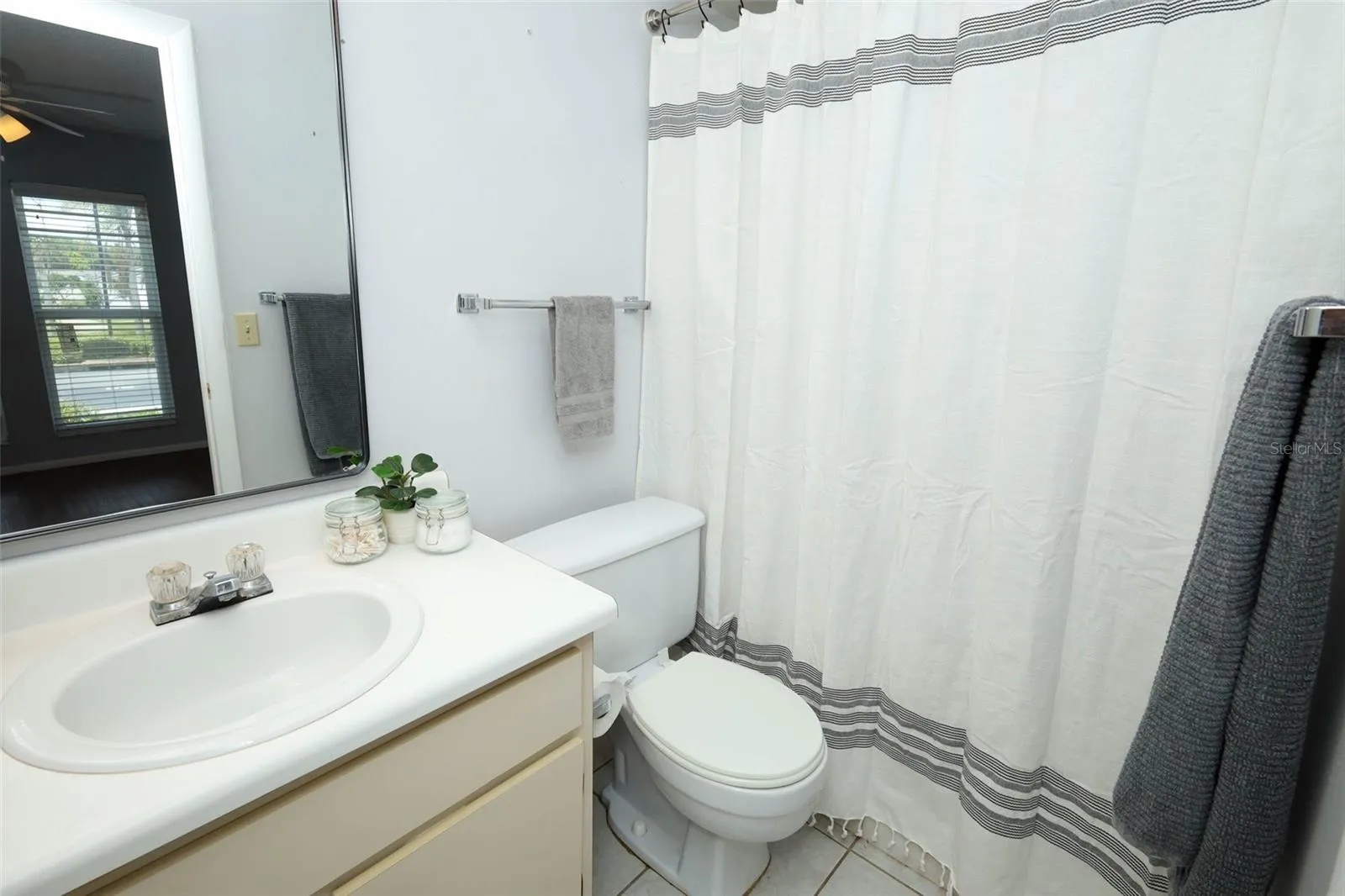 Primary Bath with new Mirrors and Lighting