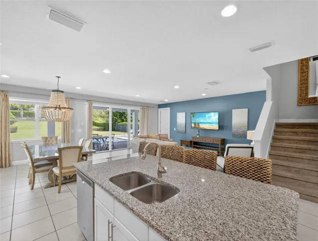 Kitchen/Dining