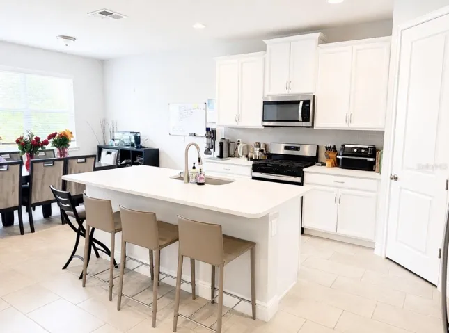 Chef's Kitchen w/Gas Stove