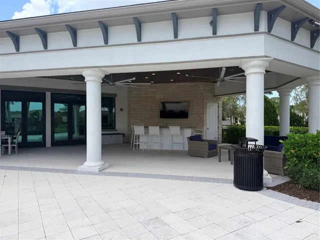 Grand Outside Pool Bar