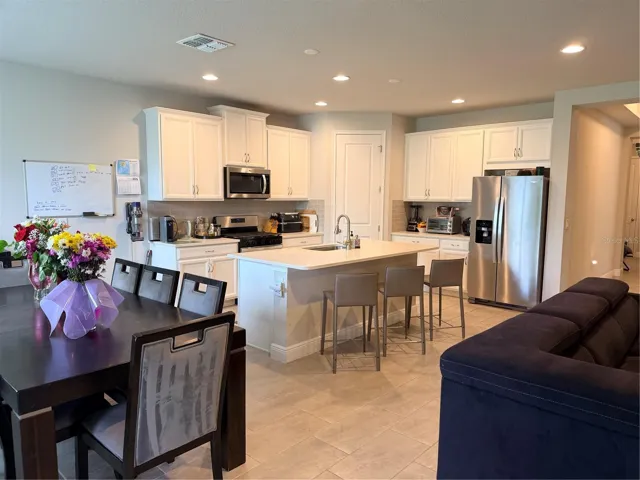 Open and Inviting Layout