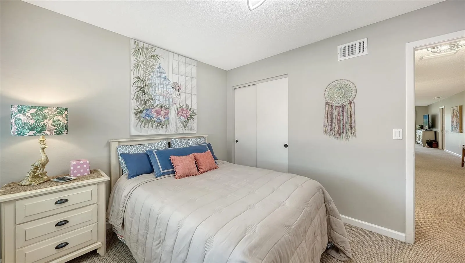 Full size bed