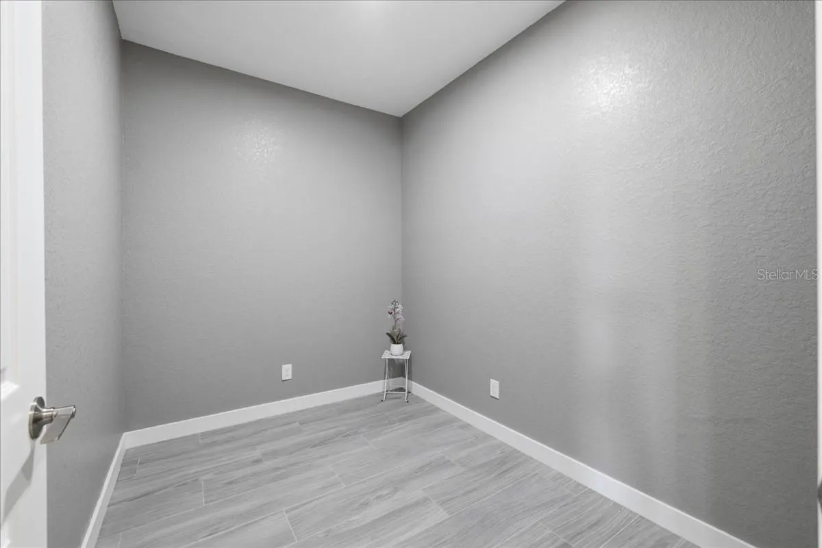 Den/Flex room