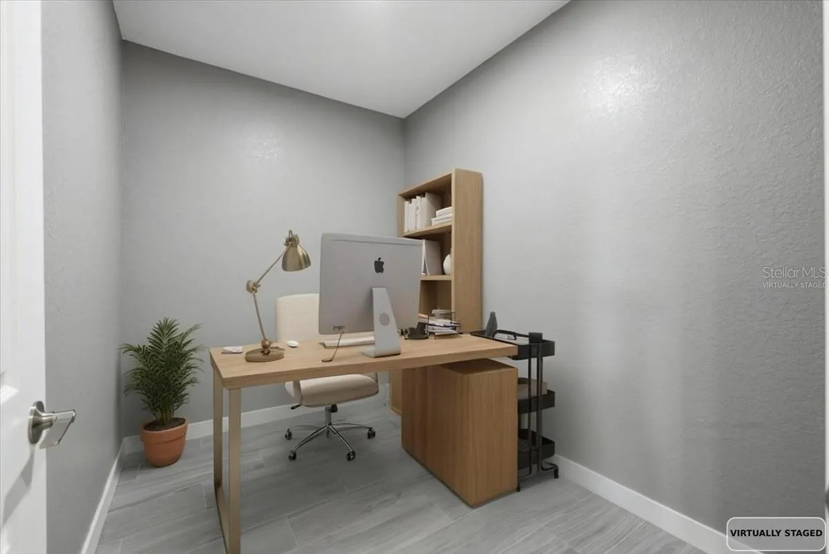 Virtually staged: Office