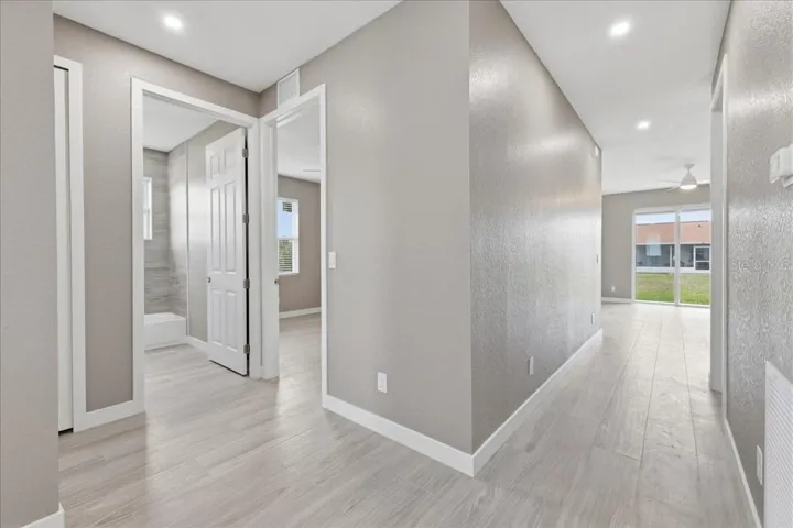 Hallway/interior view